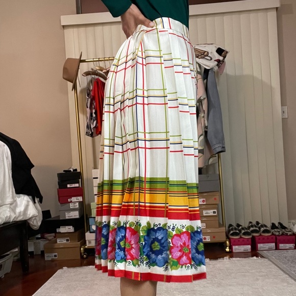 JCrew Pleated midi skirt with floral border - Picture 4 of 8